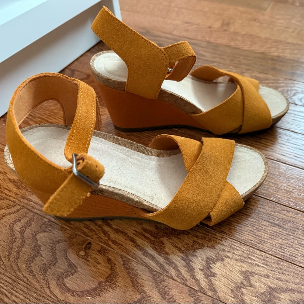 NEW Clarks Marigold Wedge Sandals 8.5